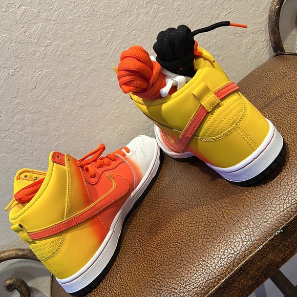 Brand New Rare Nike SB Dunk High Orange/Yellow Sweet Tooth Candy Corn Sneakers! - Picture 5 of 12